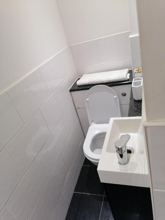 Large House With 3 Bedrooms House, 5 Guests Near City/manu Stadiums * Manchester