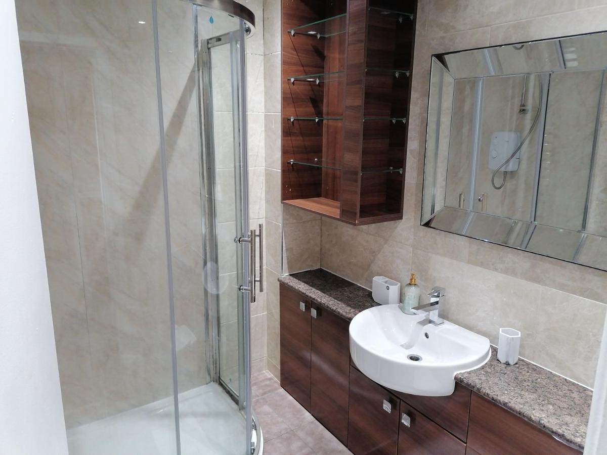 Holiday home Large House With 3 Bedrooms House, 5 Guests Near City/manu Stadiums *